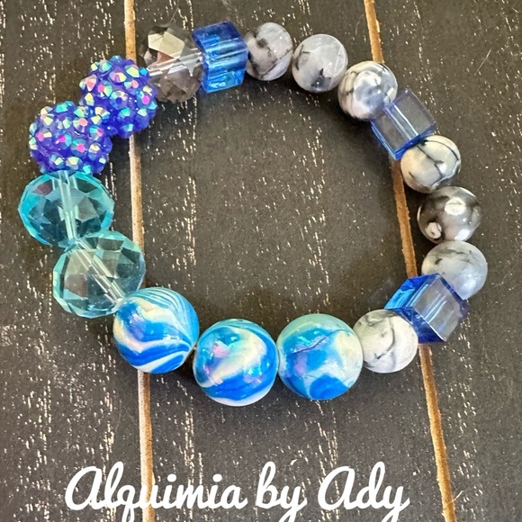 Blue and Gray Que sera Beaded Bracelet - Picture 1 of 1